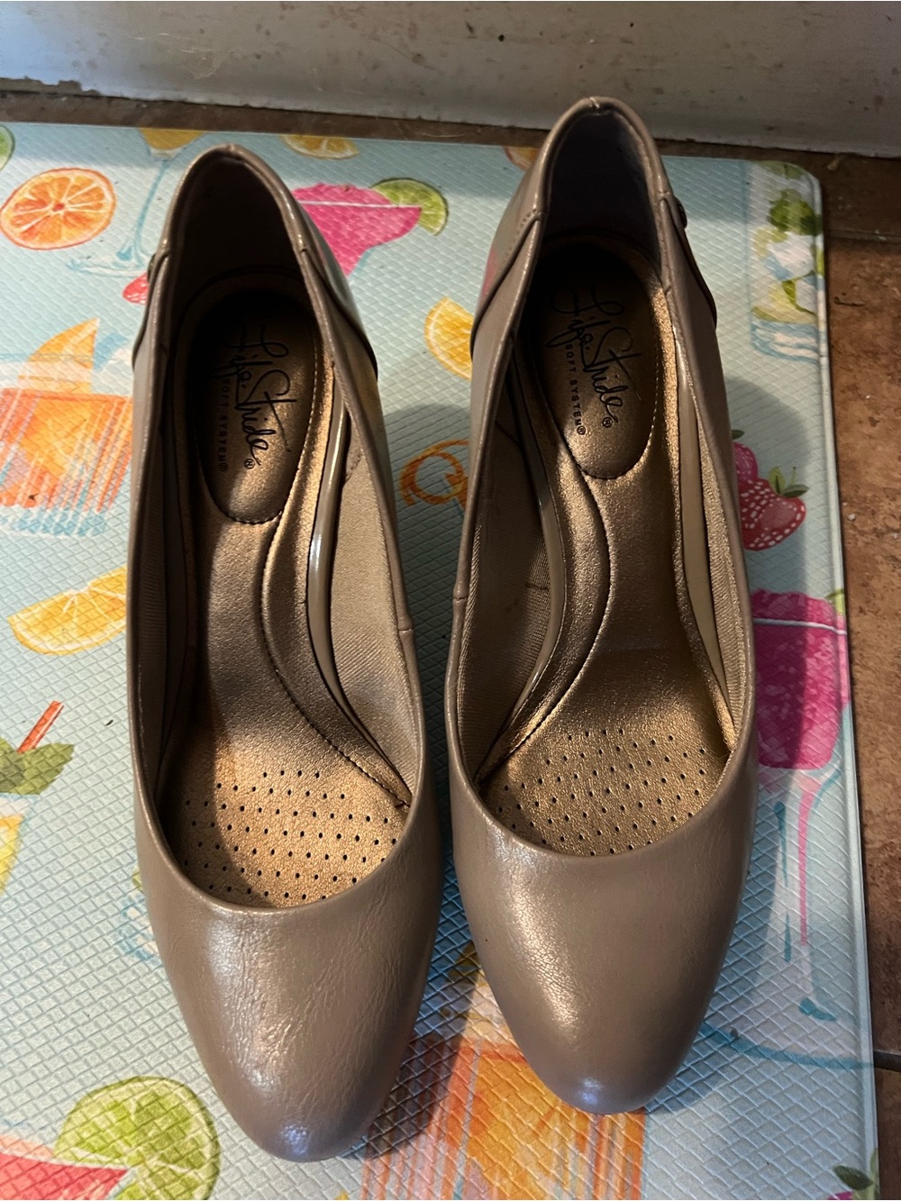 Life Stride Taupe Rounded-Toe Pump